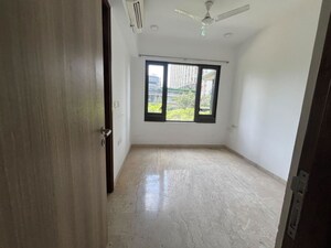 Room in 3 BHK Apartment at Lodha The Park, Worli – for Rent