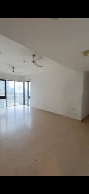 Room in 2 BHK Apartment at Lodha The Park, Worli – for Rent
