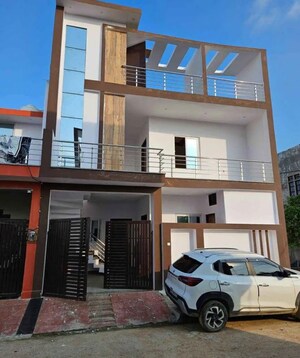 2.5 BHK Independent House For Sale in Gomti Nagar