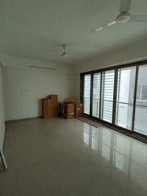 2 BHK Apartment For Sale in Kaniya Kutir, Khar West