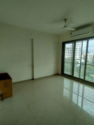 Room in 2 BHK Apartment at Kaniya Kutir, Khar West – for Sale