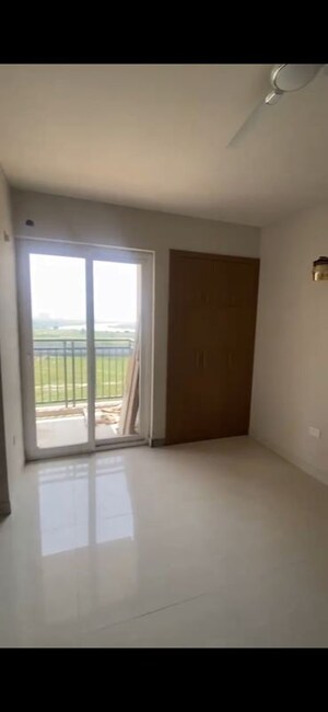 2 BHK Apartment For Rent in Eldeco Live By The Greens, Sector 150