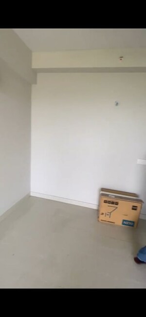 Room in 2 BHK Apartment at Eldeco Live By The Greens, Sector 150 – for Rent