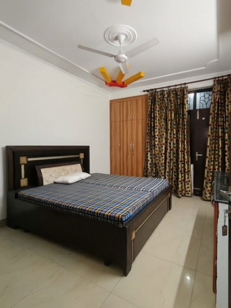 Bedroom, sector 52 4 Bedroom 3000 Sq.Ft. Builder Floor In Sector 52 Gurgaon 10674491