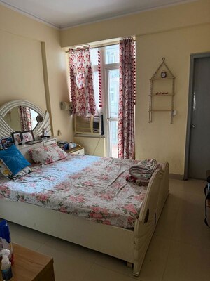 Bedroom in 4 BHK Builder Floor at Sector 52 – for Rent