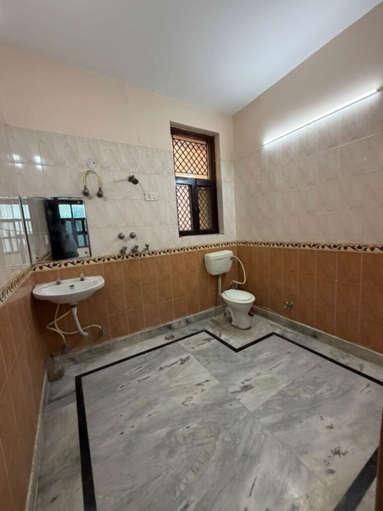 Kitchen, sector 15 2 Bedroom 1400 Sq.Ft. Builder Floor In Sector 15 Gurgaon 10674541