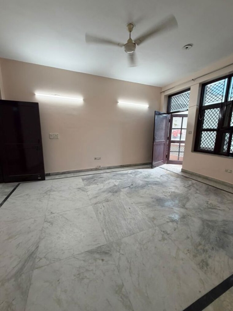 Room, sector 15 2 Bedroom 1400 Sq.Ft. Builder Floor In Sector 15 Gurgaon 10674541