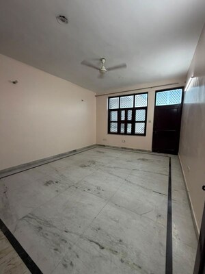 Room in 2 BHK Builder Floor at Sector 15 – for Rent