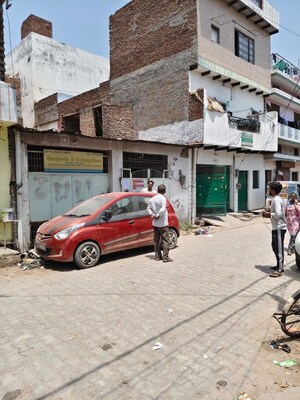 Parking in  Independent House at Main Ka Nagla – for Sale