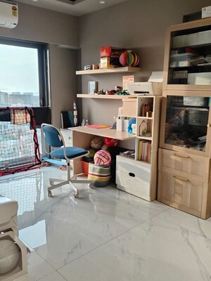 Team Area in 4 BHK Apartment at Ekta Trinity, Santacruz West – for Rent