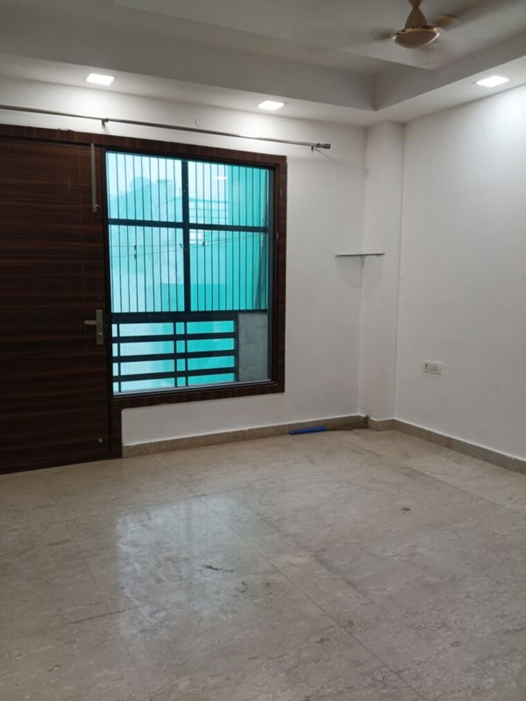 Room, sector 43 3 Bedroom 1600 Sq.Ft. Builder Floor In Sector 43 Gurgaon 10674583