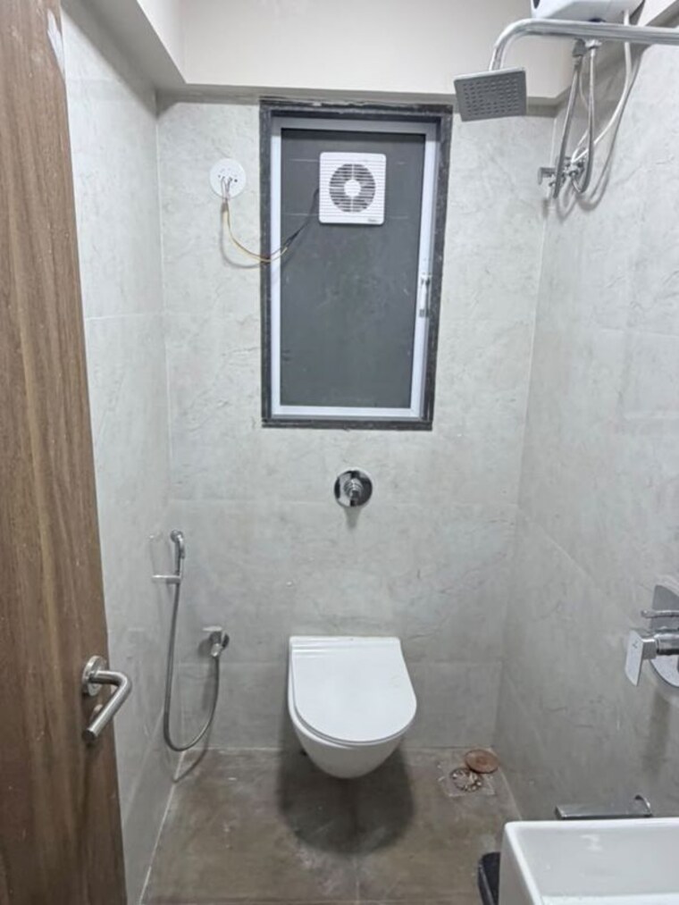 Bathroom, vithaldas nagar 1 Bedroom 450 Sq.Ft. Apartment In Vithaldas Nagar Mumbai 10674607