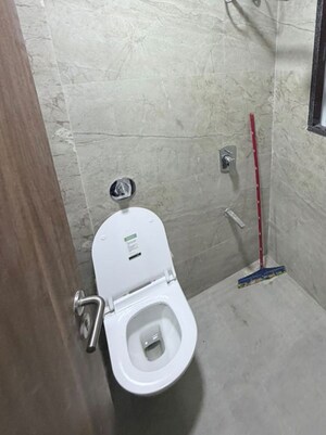 Bathroom in 1 BHK Apartment at Vithaldas Nagar – for Rent