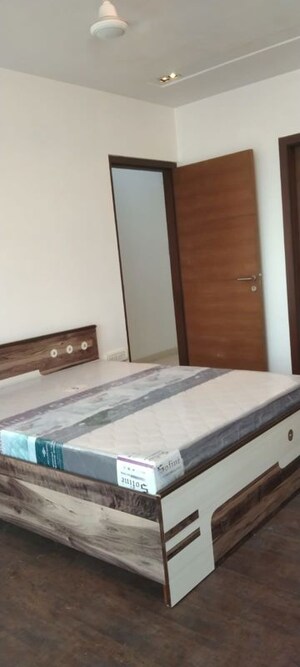 Furnished Amenities in 3 BHK Apartment at Dev Ashish, Khar West – for Rent