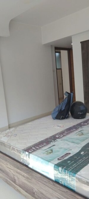 Furnished Amenities in 3 BHK Apartment at Dev Ashish, Khar West – for Rent