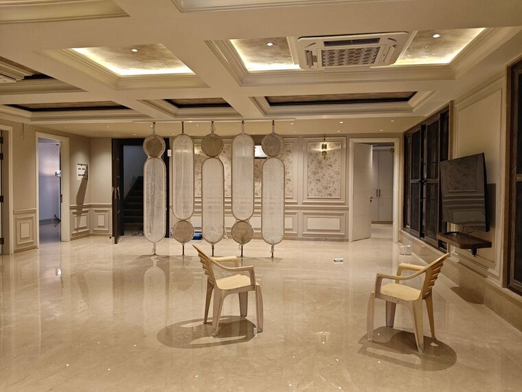 Gym, unitech-south-city-1 4 Bedroom 500 Sq.Yd. Builder Floor In South City 1 Gurgaon 10674751