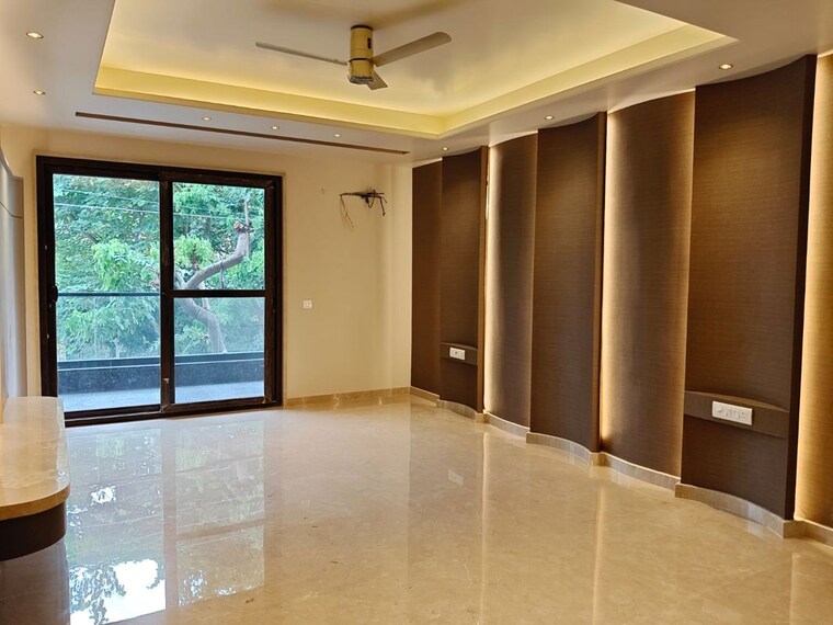 Room, unitech-south-city-1 4 Bedroom 500 Sq.Yd. Builder Floor In South City 1 Gurgaon 10674751