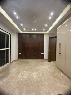 Room in 4 BHK Apartment at Palm Residency Chhatarpur, Chattarpur – for Rent
