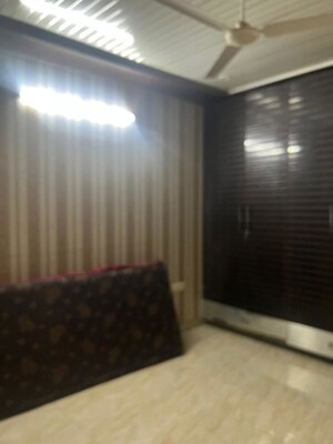 Bedroom in 2 BHK Builder Floor at Sector 23 – for Rent