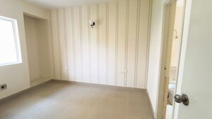 Bedroom in 3 BHK Builder Floor at Sare Crescent Parc, Sector 92 – for Sale