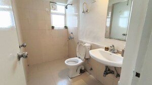 Bathroom in 3 BHK Builder Floor at Sare Crescent Parc, Sector 92 – for Sale