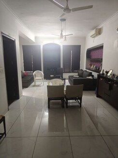 3 BHK +Builder Floor For Sale in Alaknanda