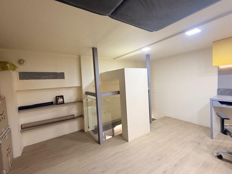 Team Area, raghuleela-mega-mall Commercial Office Space 197 Sq.Ft. In Kandivali West Mumbai 10674786