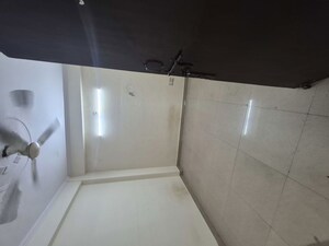 Bathroom in 2.5 BHK Builder Floor at Mayur Vihar – for Rent