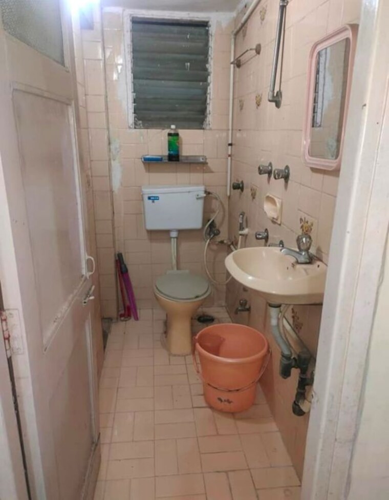 Bathroom, cbd belapur Pg For Boys & Girls In Cbd Belapur 10674831