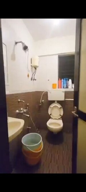 Team Area in 2 BHK Apartment at Kalpana CHS Vile Parle, Vile Parle East – for Rent