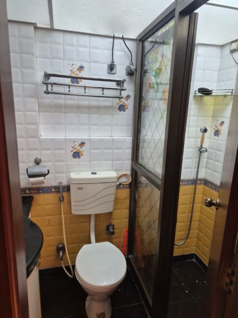 Bathroom, silver-ark 3 Bedroom 1250 Sq.Ft. Apartment In Santacruz West Mumbai 10674846