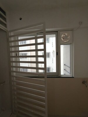 Room in 2 BHK Apartment at K Raheja Sterling, Mohammadwadi – for Sale