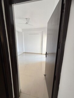 3 BHK Apartment For Rent in Paramount Emotions