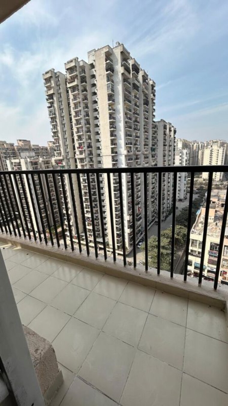 Exterior View, gaur-city-5th-avenue 2.5 Bedroom 1050 Sq.Ft. Apartment In Sector 4 Greater Noida Greater Noida 10327614