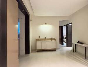 Room in 2.5 BHK Apartment at AIG Park Avenue, Sector 4 Greater Noida – for Sale