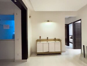 Room in 2.5 BHK Apartment at AIG Park Avenue, Sector 4 Greater Noida – for Sale