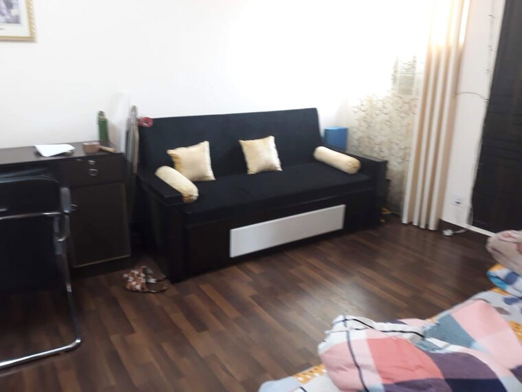 Bedroom, paras-tierea 2 Bedroom 925 Sq.Ft. Apartment In Sector 137 Noida 10155403