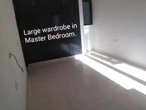 Room in 3 BHK Builder Floor at Sarvodaya Enclave – for Sale