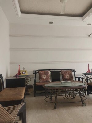 Team Area in 3 BHK Builder Floor at East Of Kailash – for Sale