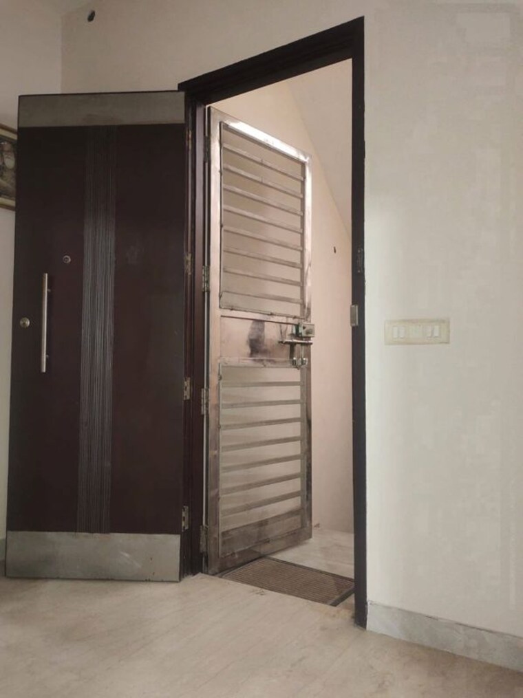 undefined, east of kailash 3 Bedroom 1800 Sq.Ft. Builder Floor In East Of Kailash Delhi 10674910