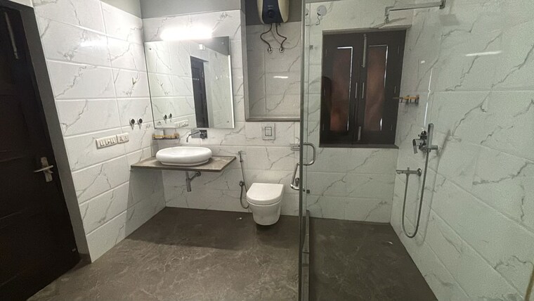 Bathroom, greater kailash ii 2 Bedroom 2000 Sq.Ft. Builder Floor In Greater Kailash ii Delhi 10674913
