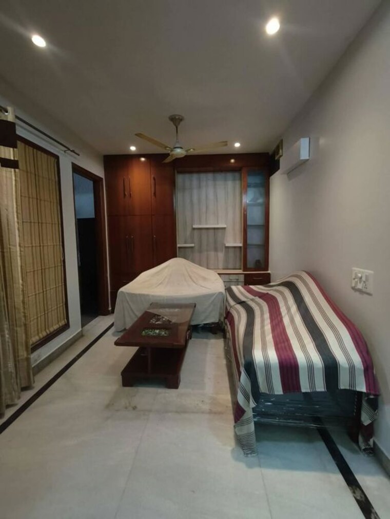 Living Room, sector 46 2 Bedroom 215 Sq.Yd. Builder Floor In Sector 46 Gurgaon 10674926