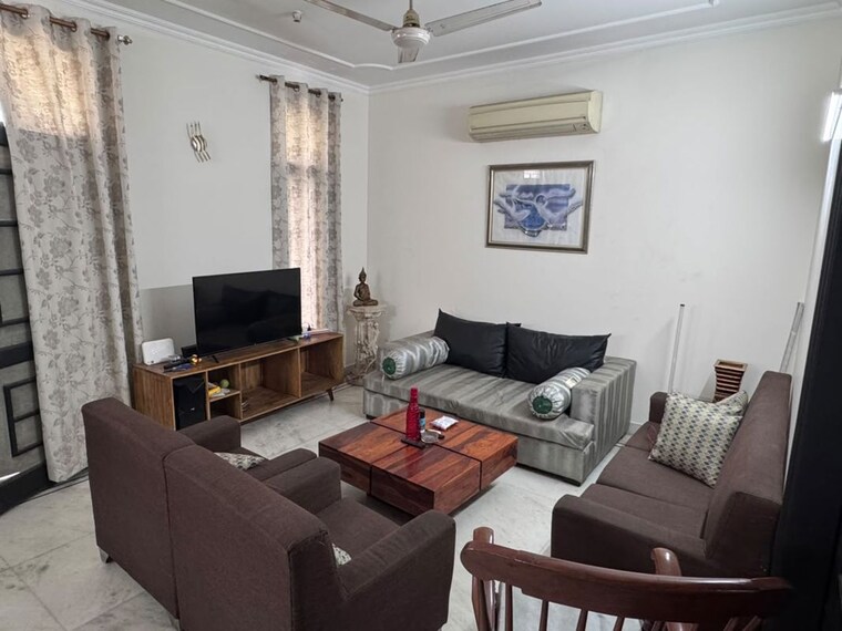 Team Area, sector 46 2 Bedroom 215 Sq.Yd. Builder Floor In Sector 46 Gurgaon 10674926