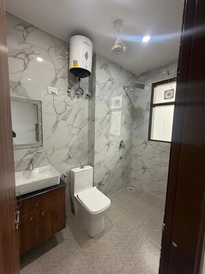 Bathroom in 2.5 BHK Builder Floor at Sector 31 – for Rent
