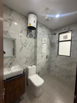 Team Area in 2.5 BHK Builder Floor at Sector 31 – for Rent