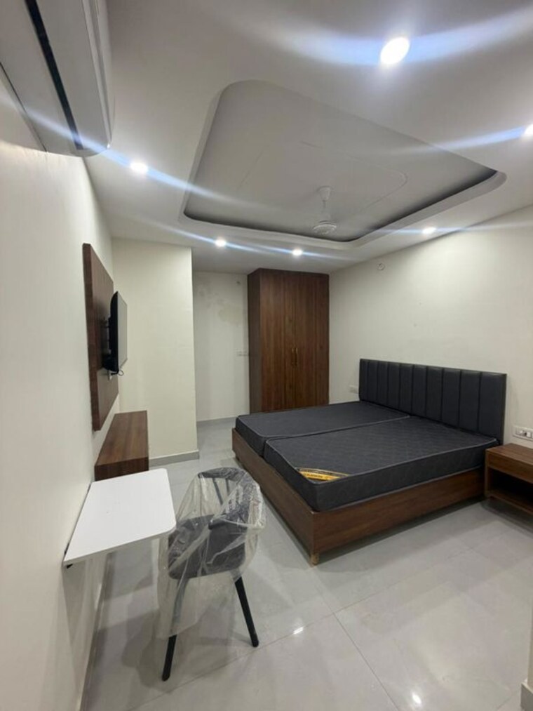Bedroom, sector 31 2.5 Bedroom 315 Sq.Yd. Builder Floor In Sector 31 Gurgaon 10674927