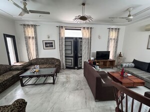 Bedroom in 2.5 BHK Builder Floor at Sector 31 – for Rent