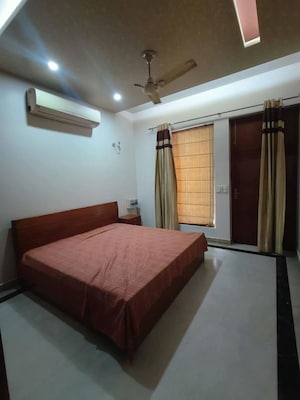 Bedroom in 2.5 BHK Builder Floor at Sector 31 – for Rent