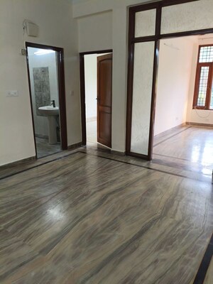 Room in 3 BHK Independent House at Sector 52 – for Rent