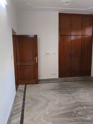 Room in 3 BHK Independent House at Sector 52 – for Rent
